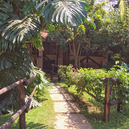 Outpost Lodge Arusha Ngoại thất bức ảnh